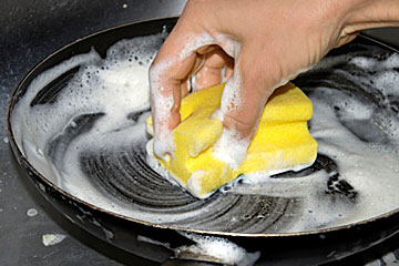 keep kitchen sponges clean 1 1