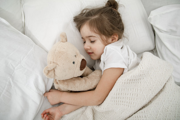 cute little girl is sleeping bed with teddy bear toy 169016 4225